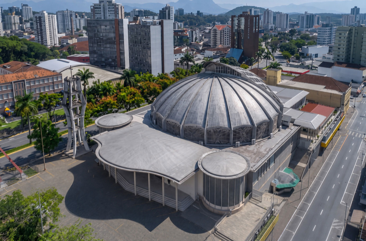 Vista aérea da Catedral São Francisco Xavier em Joinville